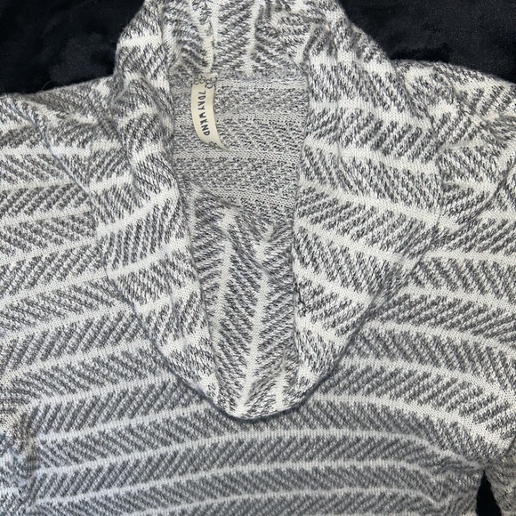 Collard Striped Long Sleeved Shirt - Picture 3 of 4